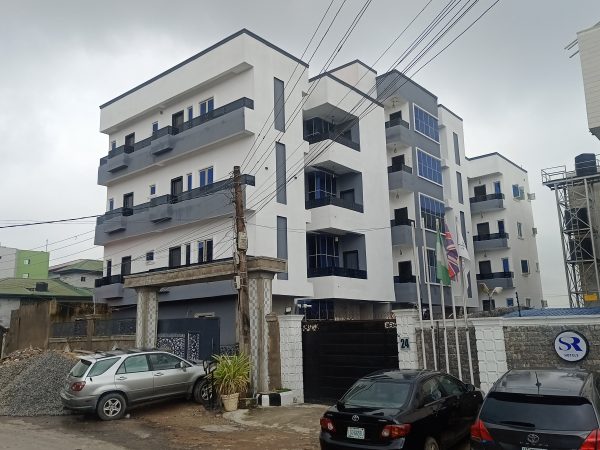 2/3 bedroom flat for Sale @ Ogunsiji close, Allen Avenue Lagos