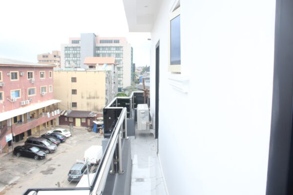 2/3 bedroom flat for Sale @ Ogunsiji close, Allen Avenue Lagos - Image 6