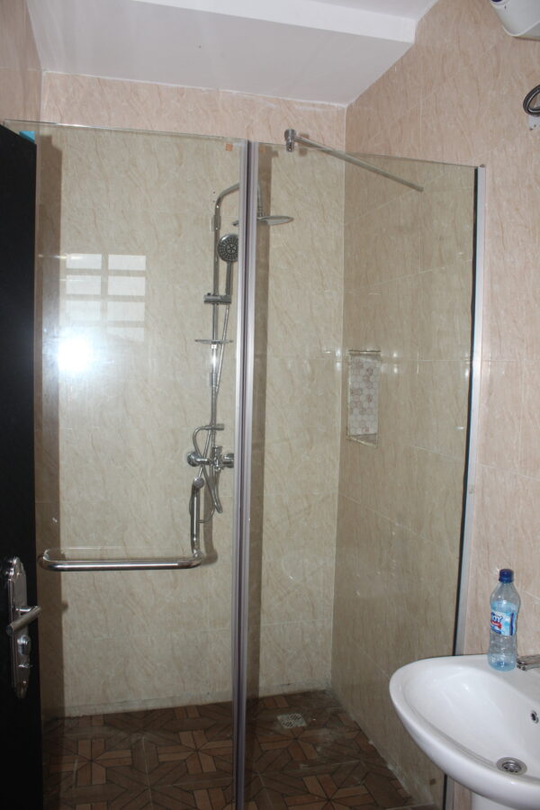 2/3 bedroom flat for Sale @ Ogunsiji close, Allen Avenue Lagos - Image 5