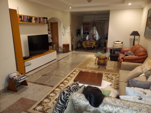 Spacious 3bedroom luxury apartments at Banana Island - Image 8