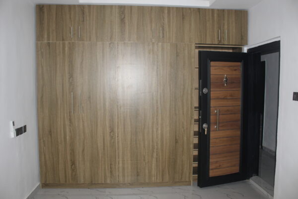 2/3 bedroom flat for Sale @ Ogunsiji close, Allen Avenue Lagos - Image 2