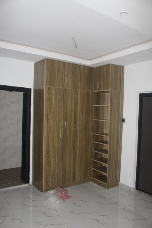 2/3 bedroom flat for Sale @ Ogunsiji close, Allen Avenue Lagos - Image 4