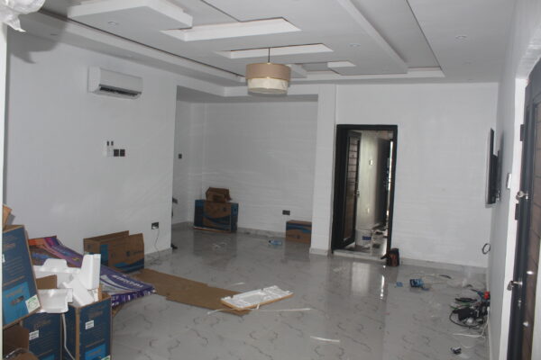2/3 bedroom flat for Sale @ Ogunsiji close, Allen Avenue Lagos - Image 10